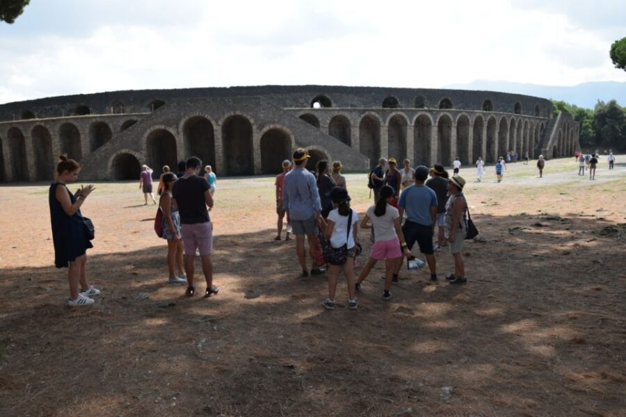 Pompeii Skip-the-Line Tour with Expert Archeological Guide - Baths and markets: Thermopolium, Forum Baths, and the Macellum
