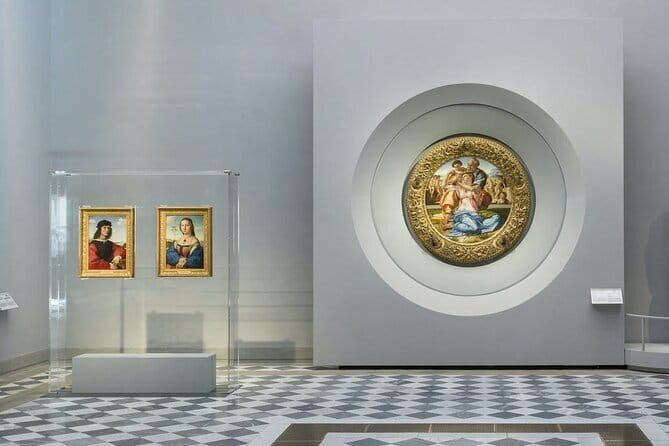 Premium Small-Group Uffizi Tour - Entering the Uffizi with a timed, guided route that actually works