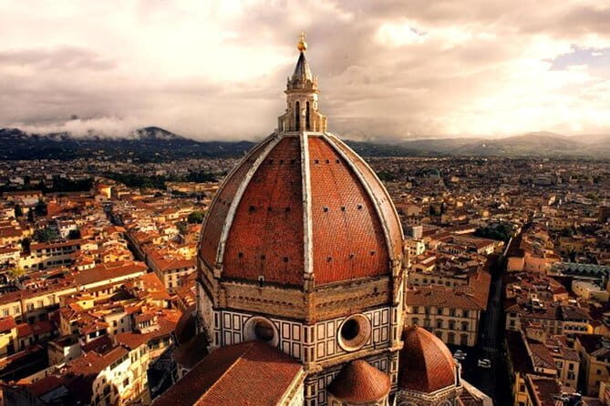 Premium Small-Group Uffizi Tour - Small-group size (max 9): the difference between control and crowd chaos