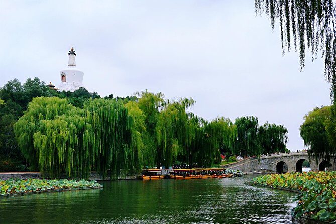 Private 5-Hour Walking Tour: Forbidden City, Hutong&Parks Nearby - Jingshan Park: the climb that turns the Forbidden City into a map