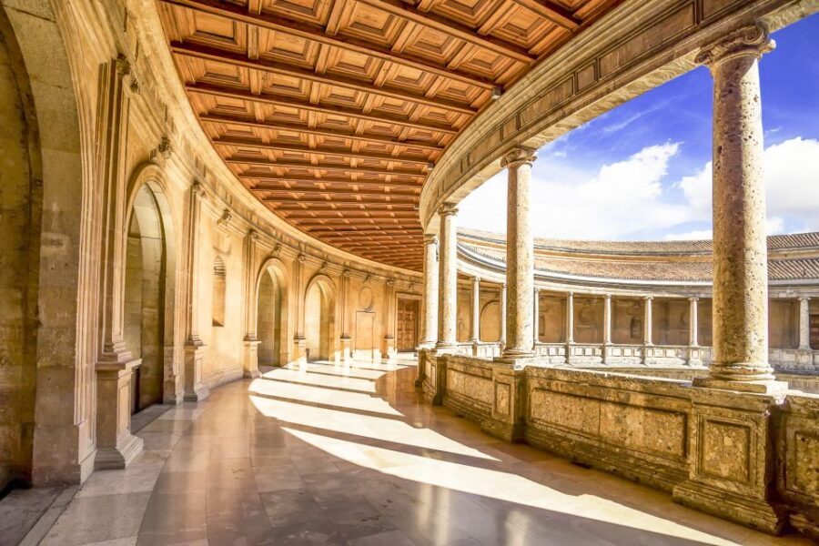 Private Alhambra Tour From Malaga & Surrounds - Generalife gardens: summer palace time at a human pace