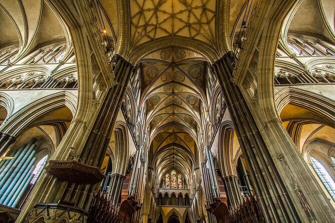 Private Day Tour from Bath to Stonehenge and Salisbury with Pickup - Private guide quality: what you should look for