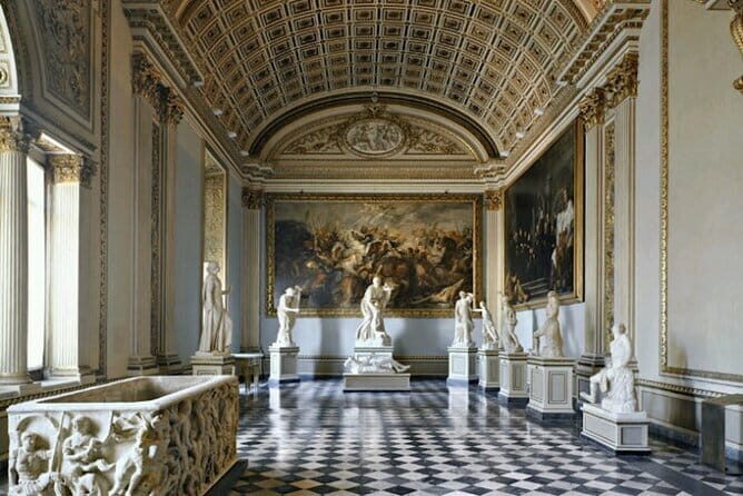 Private Family Tour - Uffizi Gallery for Kids - Entering the Uffizi with a family-first strategy