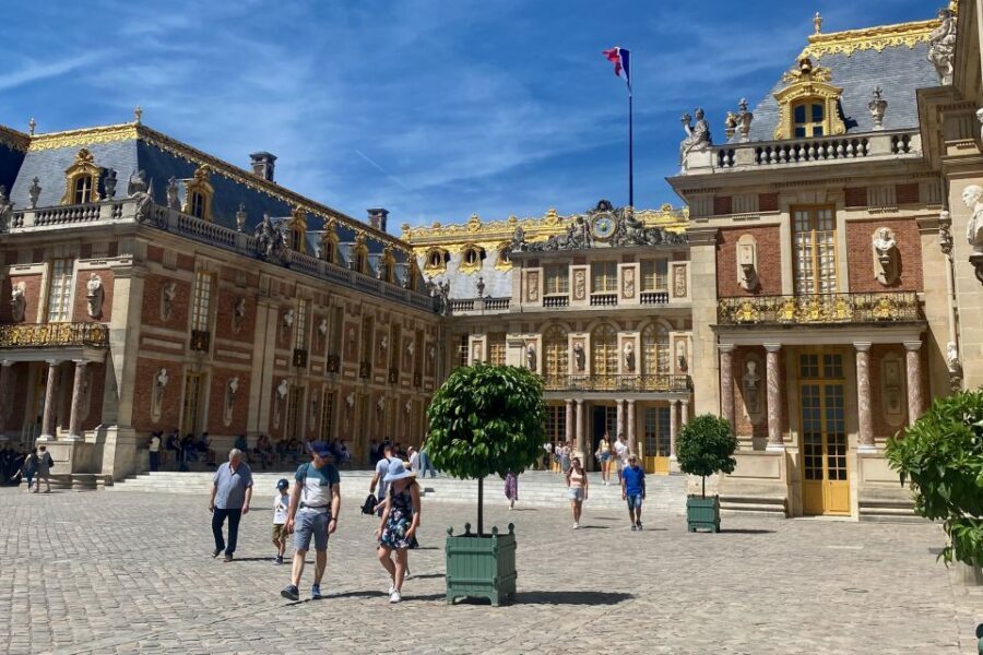 Private Fontainebleau, Versailles, Trianon from Paris - Return to Paris: timed drop-off after a long day