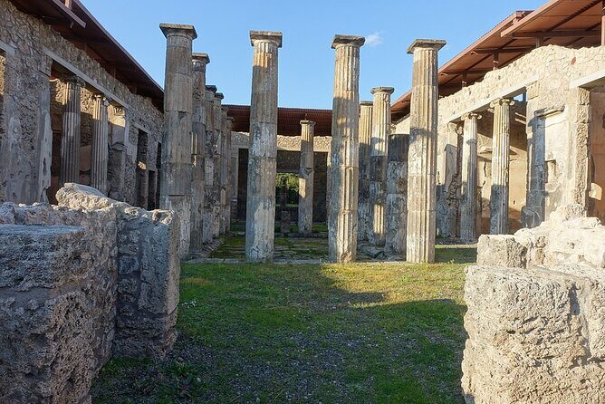 Private Full Day Tour to Pompeii and Amalfi Coast from Rome in Fast Train - Fast Train + Private Car: The main reason this works