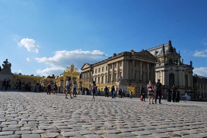 Private Giverny & Versailles Day Trip with Lunch & Hotel Transfers from Paris - Versailles with priority access: Louis XIV rooms and the Hall of Mirrors