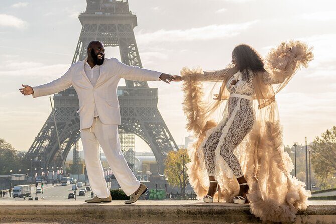 Private Guided Professional Photoshoot by the Eiffel Tower - Weather, Crowds, and the Eiffel Tower Reality Check