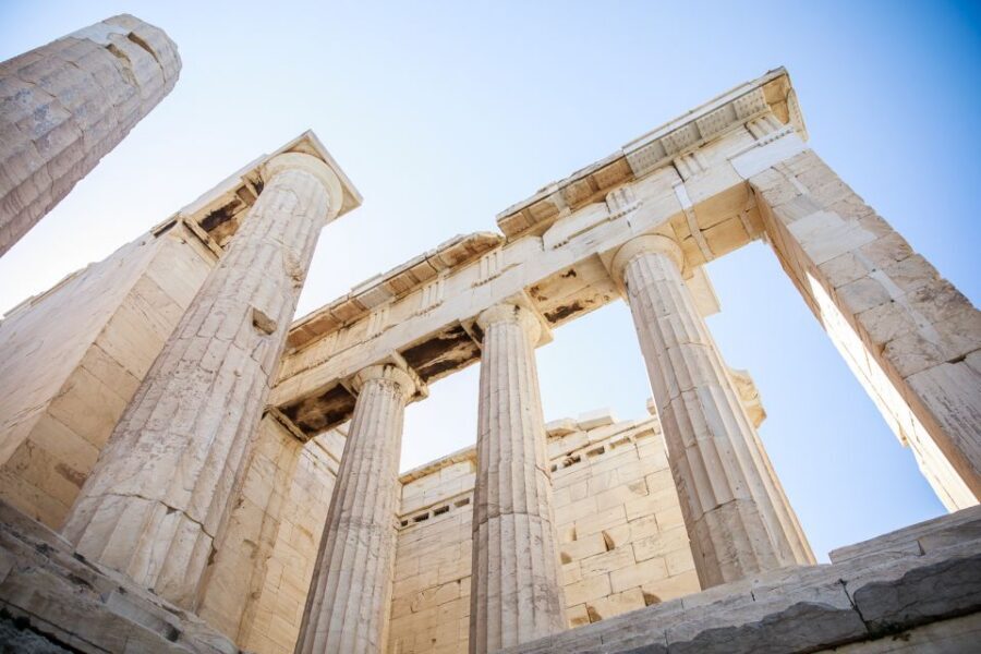 Private Guided Tour: Athens, Acropolis and Acropolis Museum - Starting at Syntagma Square: how the tour sets your brain up