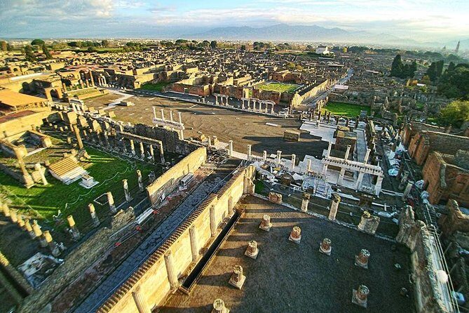 Private Guided Tour of Pompeii and Herculaneum - Herculaneum (Parco Acheologico di Ercolano): the calmer comparison