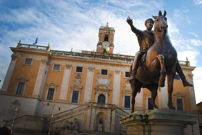 Private Piazzas of Rome Tour with Colosseum & Roman Forum - The piazza loop: Campidoglio, Spanish Steps, and Piazza Navona