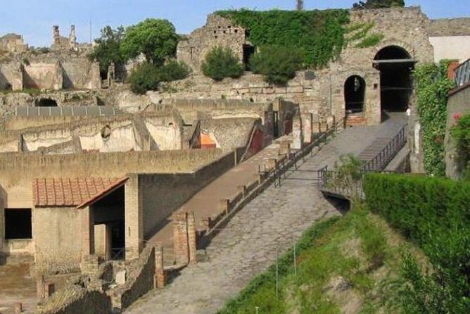 Private Pompeii Day Trip from Rome - The ride back toward Rome, plus a lunch break on your terms