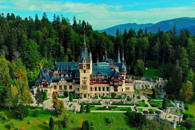 Private tour to Bran Dracula's Castle and Peleș Royal Castle - The Big Picture: Two Famous Castles, One Long Day From Bucharest