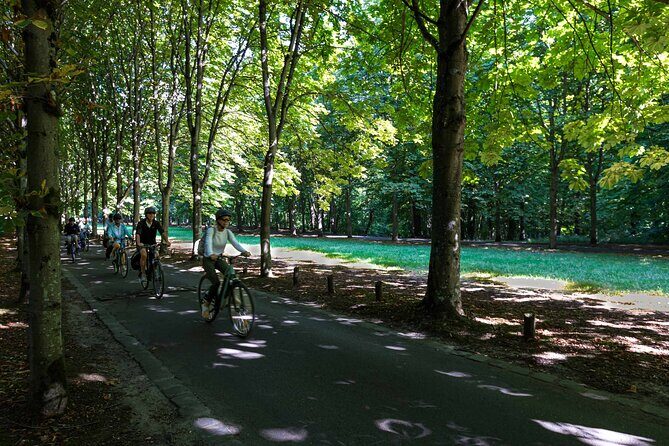 Private Tour: Versailles by Electric Bike from Paris - Place du Marché Notre-Dame: Your Lunch Starts Here