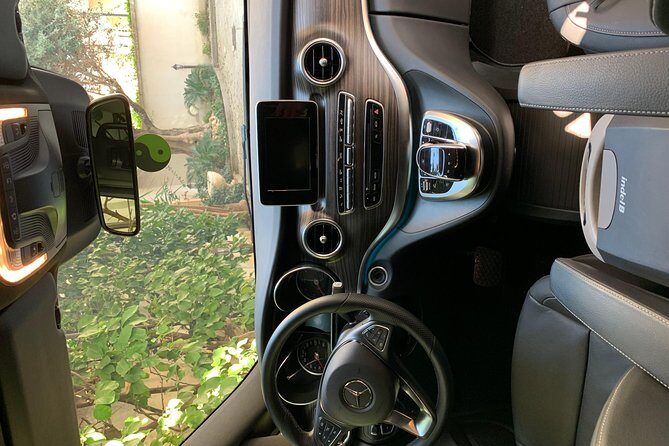 Private Transfer POSITANO to ROME or vv (Pompeii stop optionable) - The car and driver setup: what comfort looks like in practice