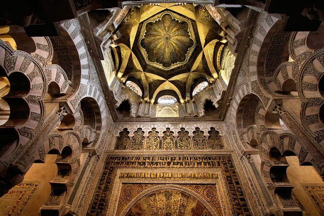 Private Visit Mosque-Cathedral, Jewish quarter, Alcazar and Synagogue - Private guided layers of Córdoba in 3–4 hours