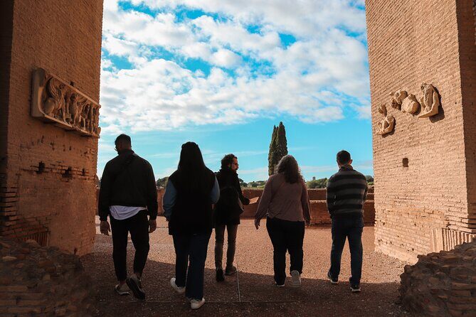 Roma: Colosseum, Forum, and Palatine Hill Local Guided Tour - Logistics that can make or break your day