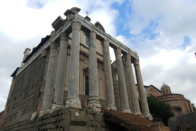 Roman Forum & Palatine Hill Guided Tour - Domus Tiberiana: the imperial household side you might miss alone