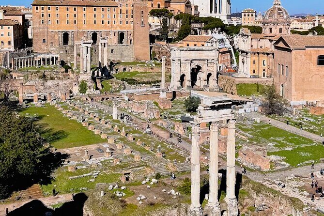 Rome: Colosseum, Arena Floor & Ancient City Group Tour - Roman Forum in 30 Minutes: Politics, Fame, and Turning Points