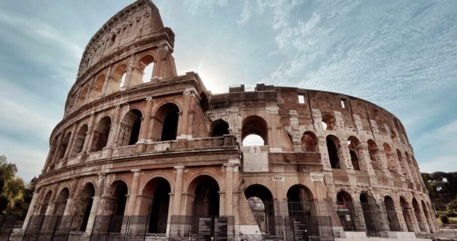 Rome: Colosseum Arena Floor, Roman Forum & Palatine 10 pax - Where it starts: the Roman Forum ticket area and an efficient first move
