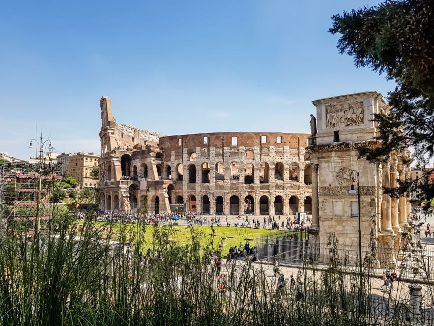 Rome: Colosseum Arena, Palatine Hill & Forum Guided Tour - Entering The Colosseum With Express Security and the Gladiator’s Gate