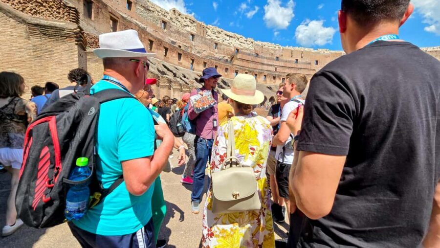 Rome: Colosseum Express Tour and Roman Forum Access - Finding the Meeting Point by Metro Colosseo (Via del Colosseo 41)