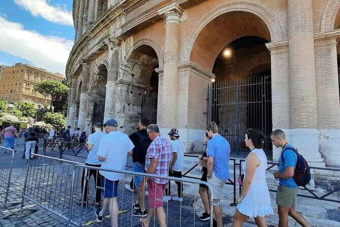 Rome: Colosseum Express Tour with Forum & Palatine Access - Entering the Colosseum: Security, Scale, and What the Guide Adds