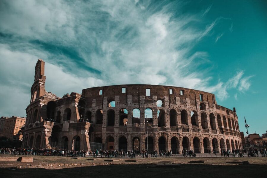 Rome: Colosseum, Forum, Palatine with Breakfast or Aperitif - Palatine Hill: the foundation of Rome and the homes of power