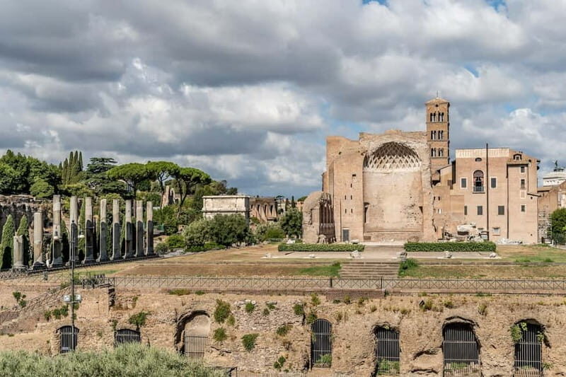 Rome: Colosseum & Forum Small Group Tour with Palatine Hill - Key Things You’ll Notice on This Tour