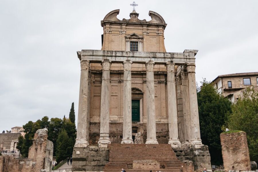 Rome: Colosseum, Palatine Hill & Roman Forum Guided Tour - Entering the Colosseum without it feeling like random ruins