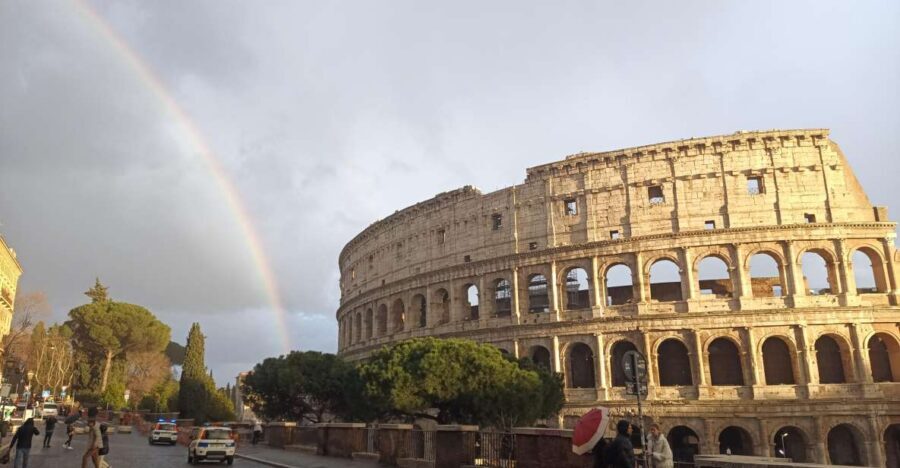 Rome: Colosseum, Palatine Hill, & Roman Forum Walking Tour - Where You’ll Meet and How the Colosseum Entry Fits Into Your Day