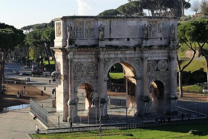 Rome: Colosseum, Roman Forum and Palatine Hill Private Tour - Palatine Hill: a short climb for a big “Rome was here” view