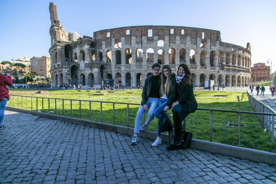 Rome: Colosseum, Roman Forum and Palatine Hill Tour for Kids - Who should book this Rome family tour?