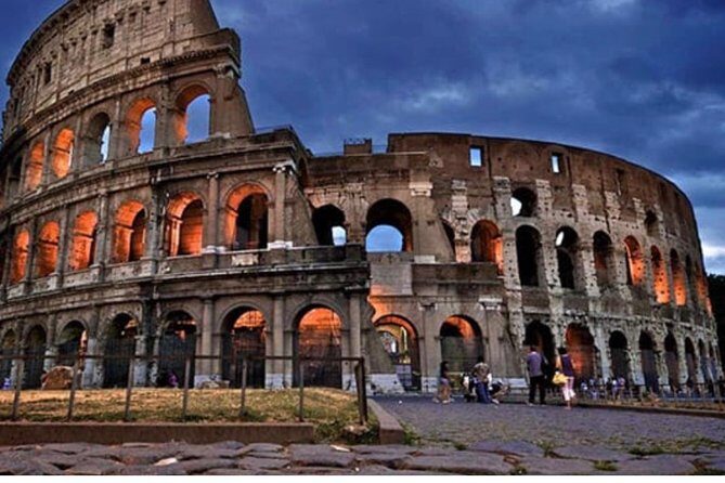 Rome: Colosseum, Roman Forum & Trajan's Market Exterior Tour - Roman Forum orientation along Via dei Fori Imperiali