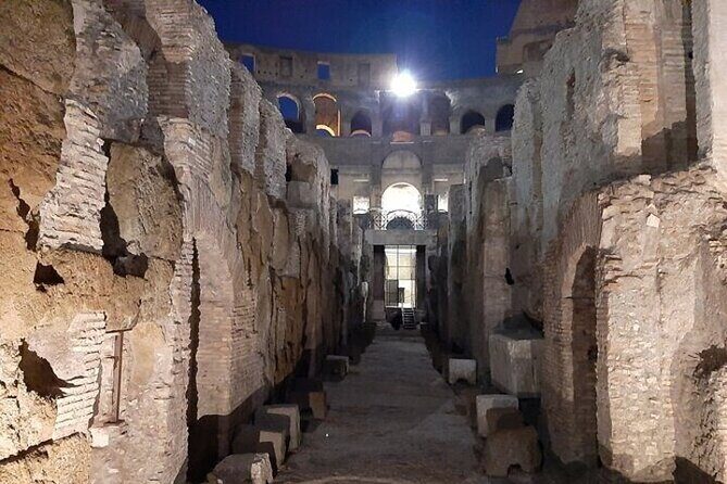 Rome: Colosseum Tour by Night with Arena & Underground - The VR Start in the Piazza: A Quick Primer (or a Clunky Detour)
