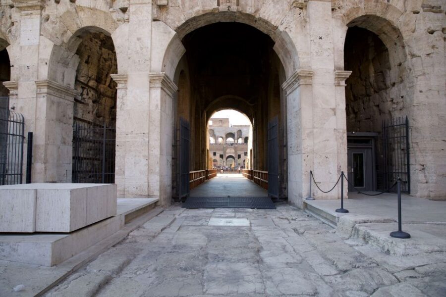 Rome: Colosseum Underground Small Group Guided Tour - Palatine Hill with full access: the best views and the best wandering
