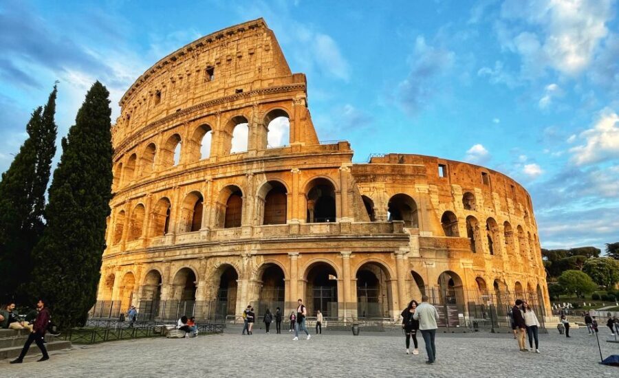 Rome: Colosseum with Arena Floor, Forum & Palatine Hill Tour - Stop 4: The Colosseum attic floors 3–5 for another angle