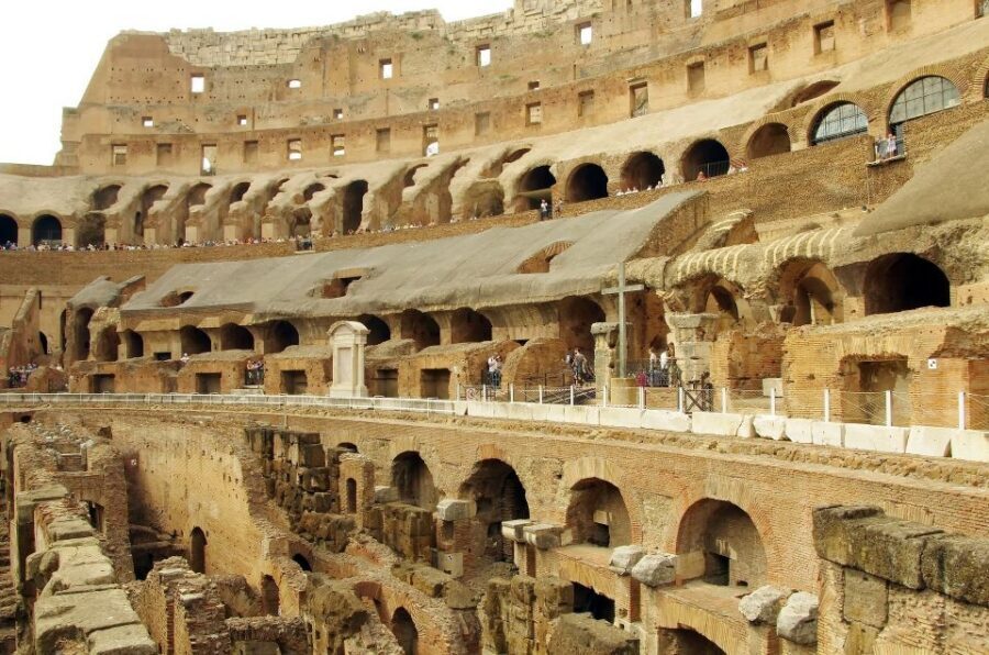 Rome: Explore the Colosseum and Roman Forum, Half-Day Tour - Palatine Hill photo stop: perspective after the crowds