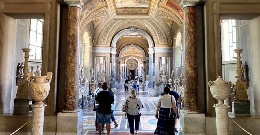 Rome: Express Early Morning Sistine Chapel Small Group Tour - Where you meet (and the small details that save you stress)