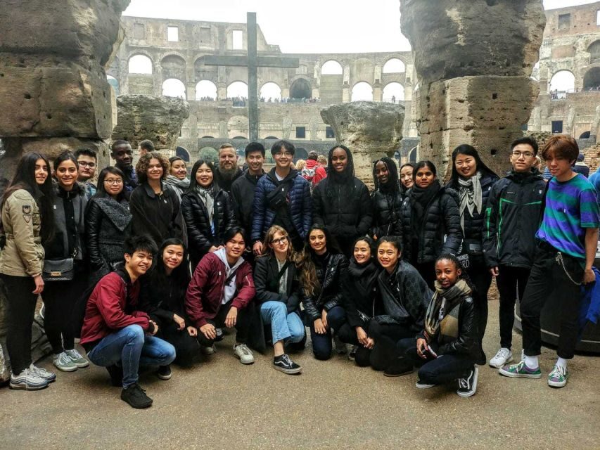 Rome: Group or Private Guided Walking Tour of the Colosseum - Getting in: how the skip-the-line express security saves your hour
