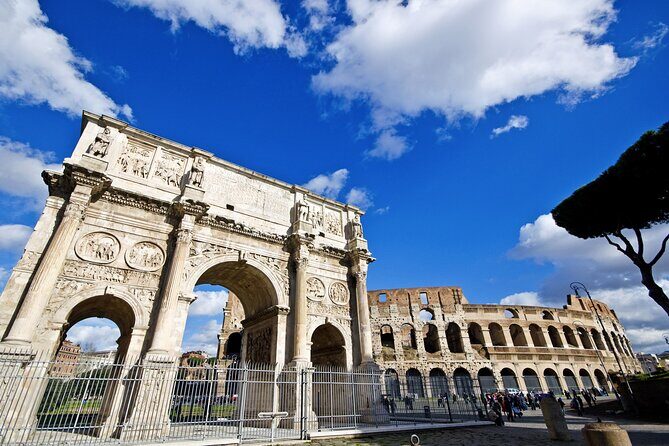 Rome: Guided Tour of the Colosseum - Palatine Hill Views and the Romulus and Remus Cave Story