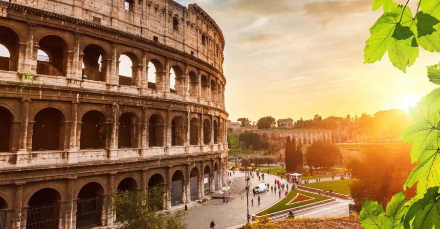Rome: Hop-on Hop-off Bus Tour and Colosseum Experience - The hop-on hop-off bus: how to actually use it in Rome