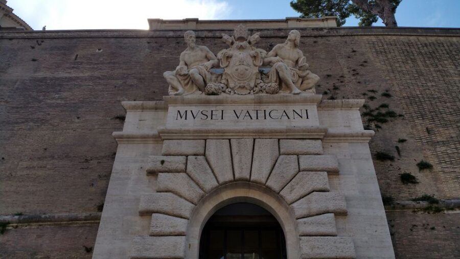 Rome: Hop-on Hop-off Bus & Vatican Museums Ticket - Rome’s coin-and-palace combo: Trevi and Piazza Barberini