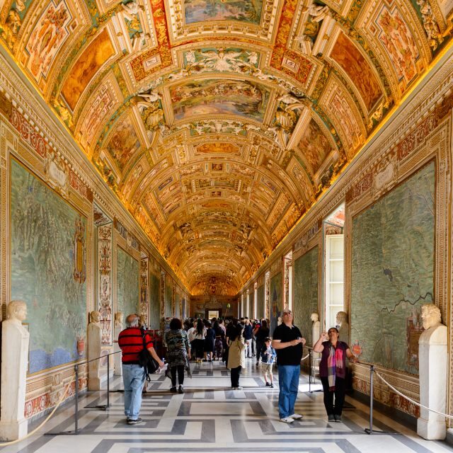 Rome: Hop-on-Hop-off Bus with Vatican and Sistine Chapel - 24 vs 48 hours: when the bus ticket is worth it