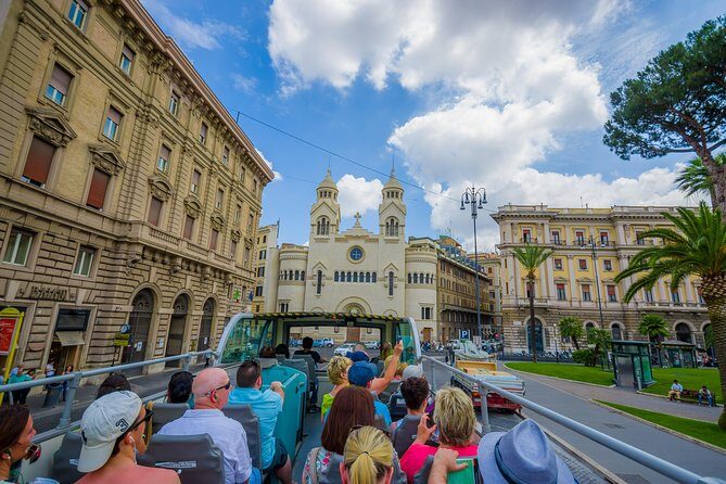 Rome Hop On Hop Off Open Bus + Vatican Museum Sistine Chapel Tour| Fast Track - What to expect on the guided tour with an English-only guide