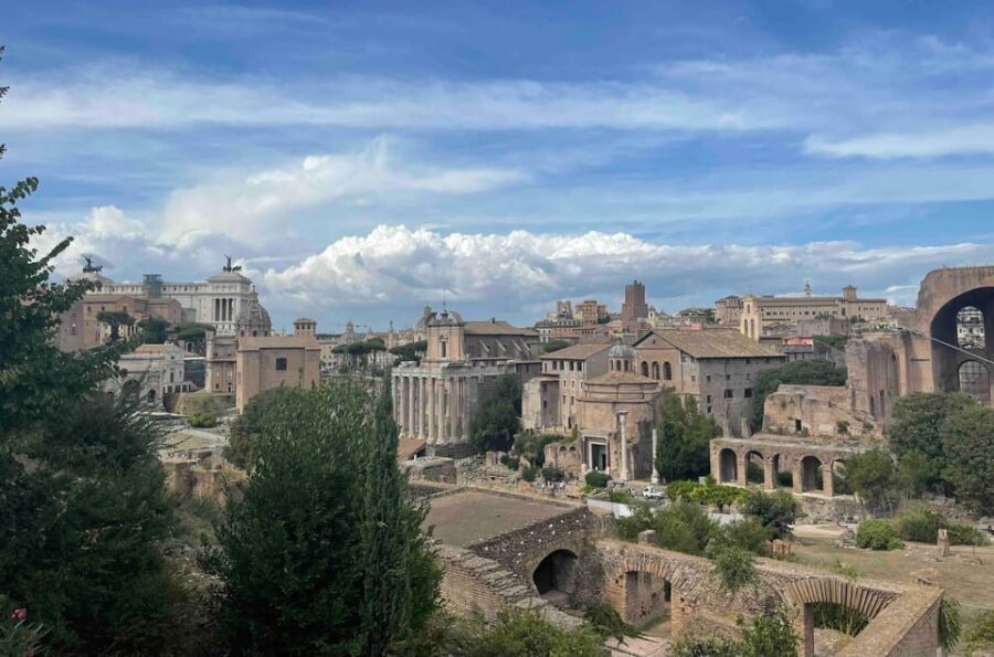 Rome: Out Of Crowds Colosseum Gladiator's Arena Guided Tour - Arena-floor views: where the 360-degree wow actually happens