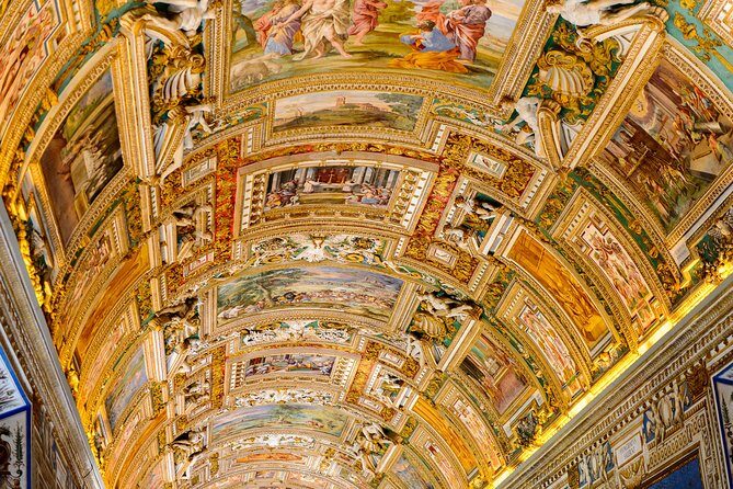 Rome Papal Audience & Vatican Museum, Sistine Chapel Group Tour - Sistine Chapel almost alone: why that small crowd window matters