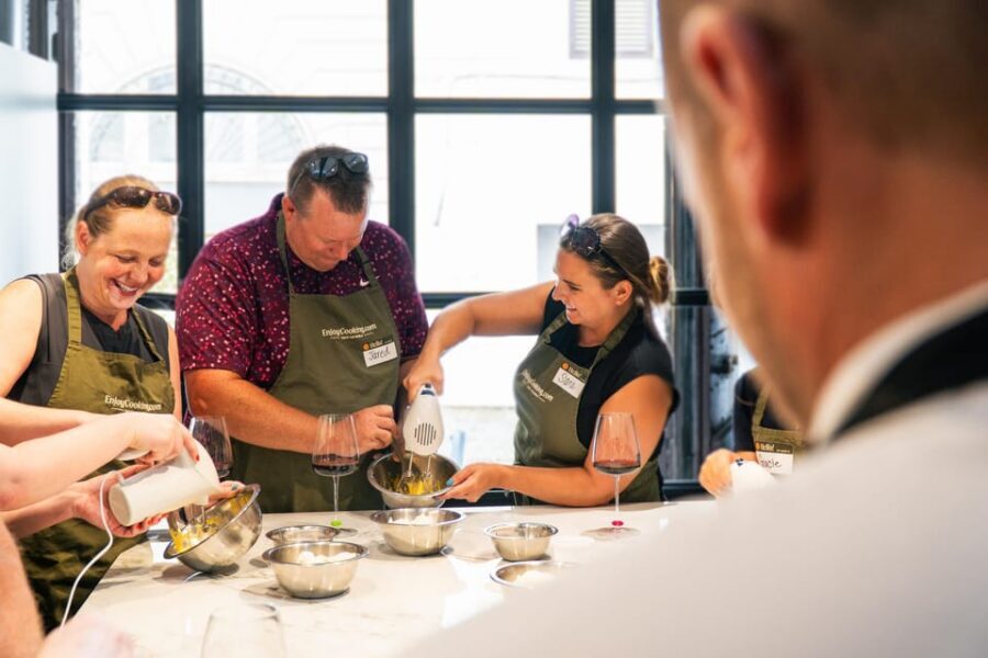 Rome: Pasta, Ravioli & Tiramisu Cooking Class by Colosseum - Key things that make this class work
