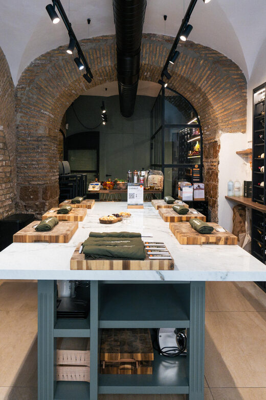 Rome: Pasta, Ravioli & Tiramisu Cooking Class by Colosseum - The 3-hour rhythm: wine, snacks, and when you’ll actually eat