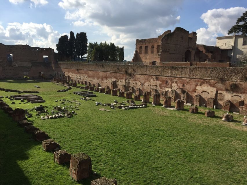Rome: Roman Forum, Palatine, and Circus Maximus Tour - Finding Your Guide at Colosseo Without Stress