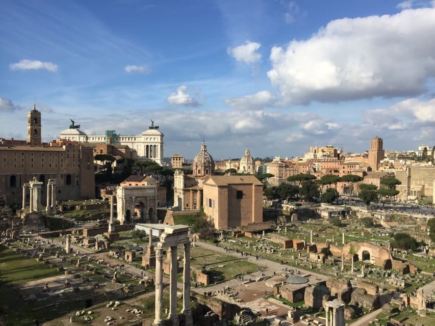 Rome: Roman Forum, Palatine, and Circus Maximus Tour - Palatine Hill: From Founding Legend to Exclusive Address